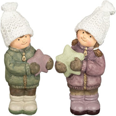Set van 2 Winterkind Beeldjes – 15 cm Hoog | Decoratieve Figuren voor Kerst & Winterinterieur